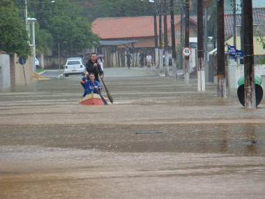 Ocorrência de enchente no estado de Santa Catarina, em 2008